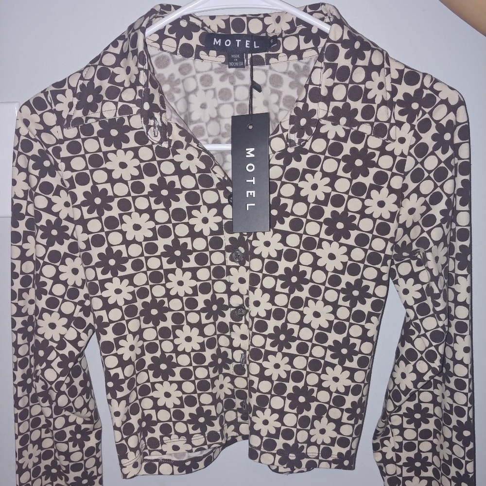 MOTEL ROCKS RYALS CROP TOP IN PATCHWORK DAISY BROWN